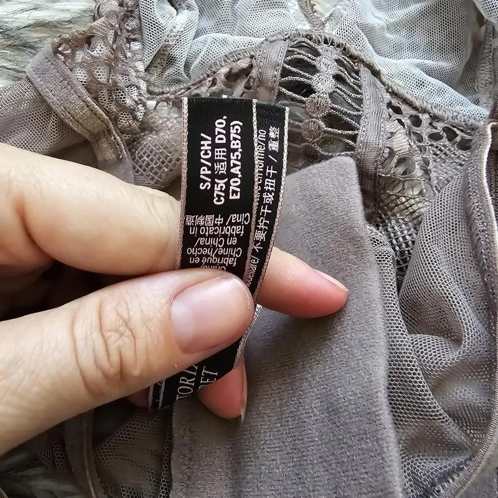 Victorias Secret Bralette & Pamty Set in Taupe - Picture 5 of 6